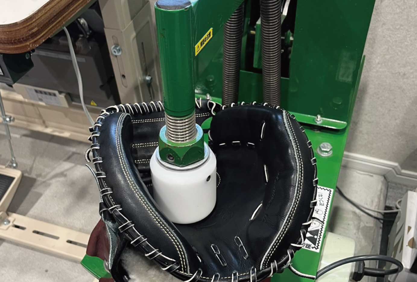 グローブの型付け